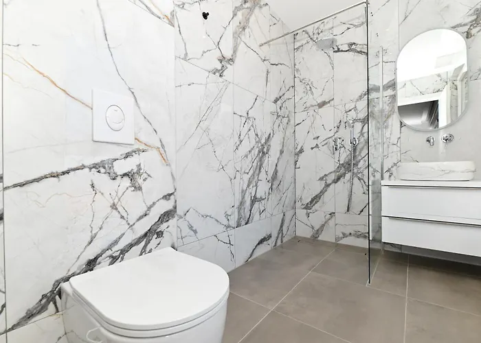 Blue Sea & Red Sunset * 特罗吉尔