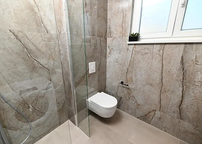 Blue Sea & Red Sunset * 特罗吉尔