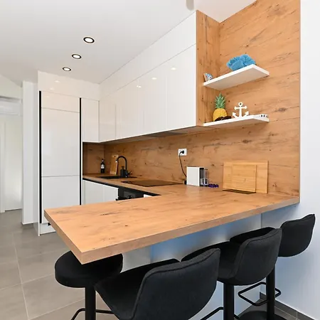 Blue Sea & Red Sunset Apartman