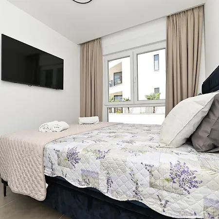 Blue Sea & Red Sunset Traù