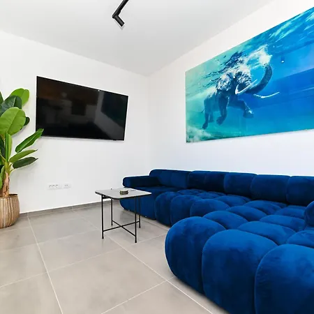 Blue Sea & Red Sunset Traù