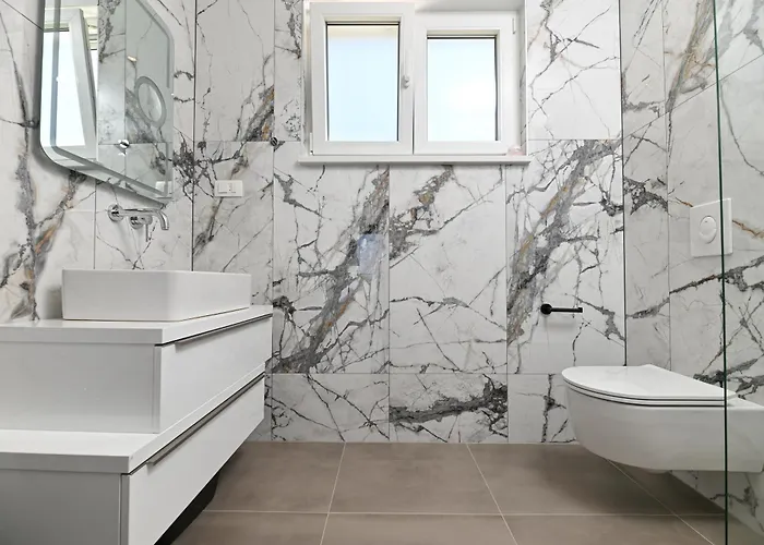 Blue Sea & Red Sunset تروغير